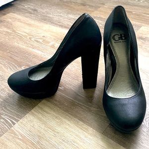Black Platform Pumps
